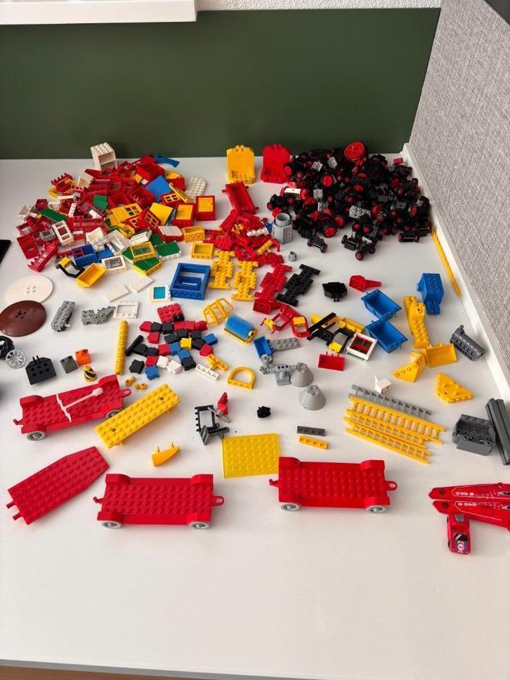 Lego, VINTAGE bulk, trein, wielen, deur, raam etc, Kinderen en Baby's, Speelgoed | Duplo en Lego, Gebruikt, Lego, Losse stenen