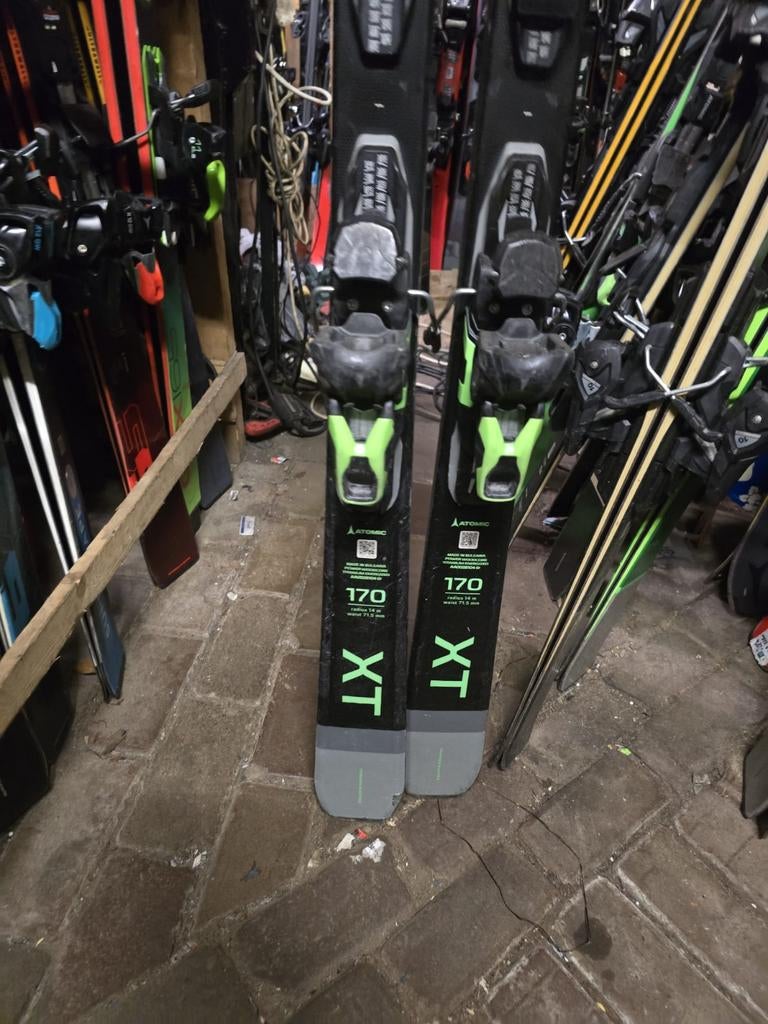 ATOMIC REDSTER XT WOODCORE TITANIUM, 160 tot 180 cm, Ophalen of Verzenden, Zo goed als nieuw, Carve