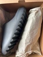 Adidas yeezy yzy slide slate grey 43, Ophalen of Verzenden, Nieuw