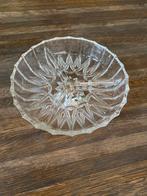 Glazen schaaltje met 3 vakken - 18cm zilverkleurige voet, Gebruikt, Schaal, Rond, Ophalen of Verzenden