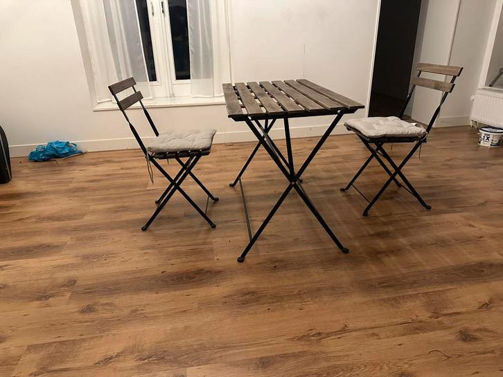 2x stoel en tafel TÄRNÖ + 2 kussens KUDDARNA, Tuin en Terras, Tuinsets en Loungesets, Zo goed als nieuw, Tuinset, Hardhout, 2 zitplaatsen
