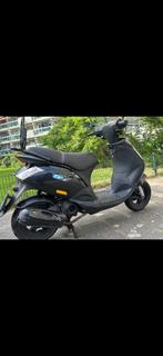 Piaggio Zip 4 takt 25, Fietsen en Brommers, Scooters | Piaggio, Ophalen, Zo goed als nieuw, Zip