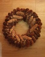 Mooie Krans Natuurlijke Materialen Dennenappels 33 cm., Ophalen of Verzenden