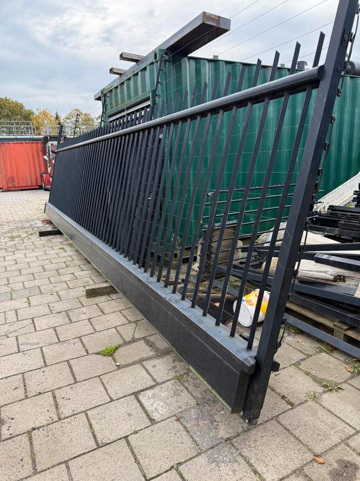Gebruikte schuifpoort elektrisch | 9x2 meter, Tuin en Terras, Tuinpoorten, Gebruikt, Schuifpoort, IJzer, 150 tot 200 cm, 200 cm of meer