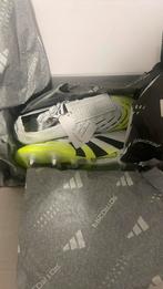 Nieuwe adidas predators schoen ijzeren noppen, Ophalen, Schoenen, Zo goed als nieuw, Maat S