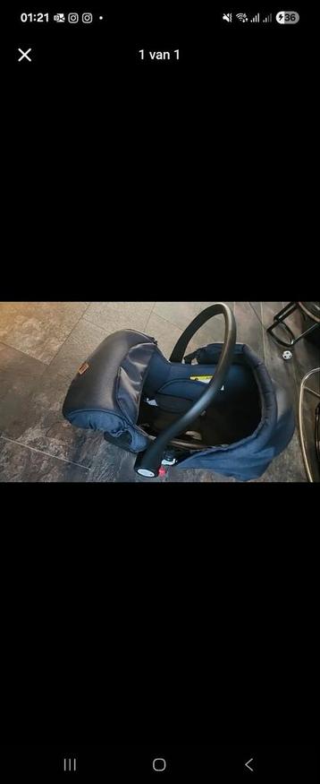 Bijna nieuwe maxicosi beschikbaar voor biedingen