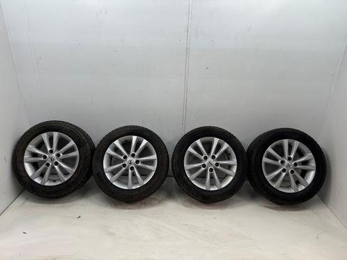 Velgen set + winterbanden van een Nissan Qashqai, Auto-onderdelen, Banden en Velgen, Personenwagen, Gebruikt, 3 maanden garantie