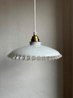 Vintage wit Frans glazen kartel lampen kapje glas hanglamp, Huis en Inrichting, Lampen | Hanglampen, Minder dan 50 cm, Glas, Ophalen of Verzenden
