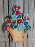 Prachtige grote bloemenvaas met bloemen  van blik., Antiek en Kunst, Curiosa en Brocante, Ophalen of Verzenden