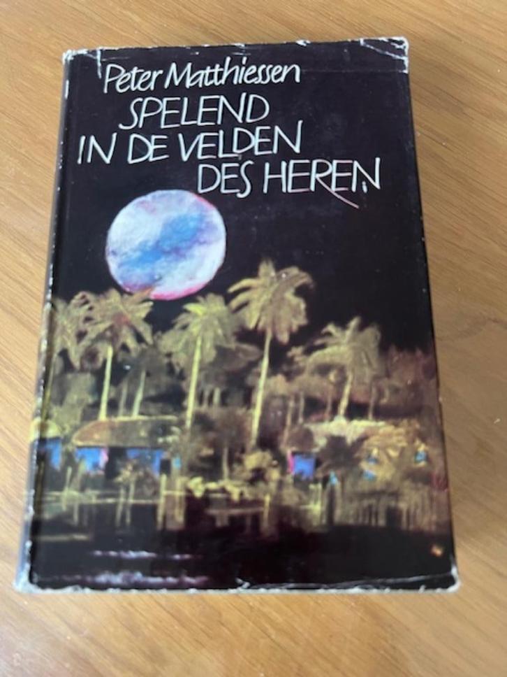 Peter Matthiessen - Spelend in de velden des heren, Boeken, Romans, Zo goed als nieuw, Ophalen of Verzenden