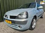 Renault Clio 1.4-16V Privilège Automaat, Auto's, Gebruikt, 39 €/maand, Zilver of Grijs, 1390 cc