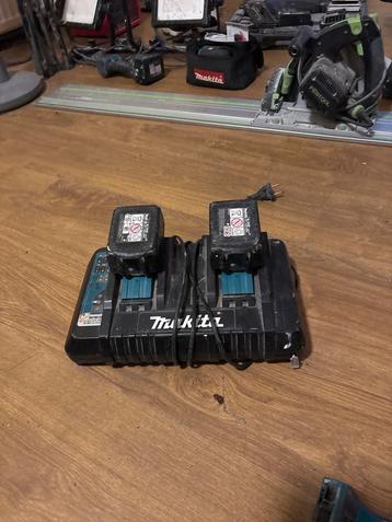 Makita DC18RD Dubbele Lader excl accu’s beschikbaar voor biedingen
