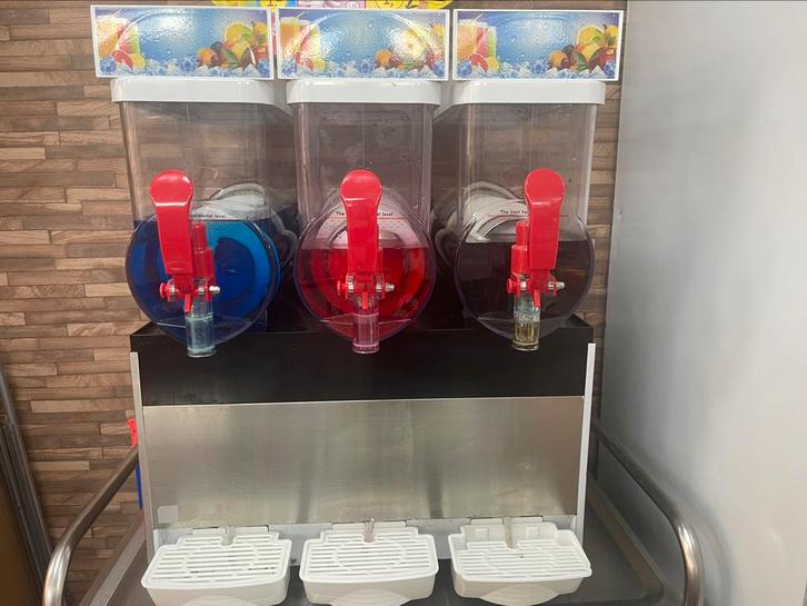 Slushy Machine 15Lx3, Witgoed en Apparatuur, IJsmachines, Zo goed als nieuw, Ophalen of Verzenden