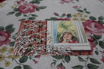 Kerst Postkaart - Meisje kijkt uit Raam en ziet Vogels Suomi beschikbaar voor biedingen