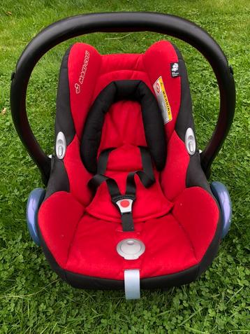 Maxi cosi cabriofix beschikbaar voor biedingen