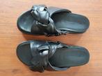 Dames slippers Tamaris maat 42, Zwart, Ophalen of Verzenden, Zo goed als nieuw, Slippers