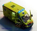 Ambulance met Knipper licht erin. Leuk item Lemax, merk Siku, Ophalen of Verzenden, Zo goed als nieuw