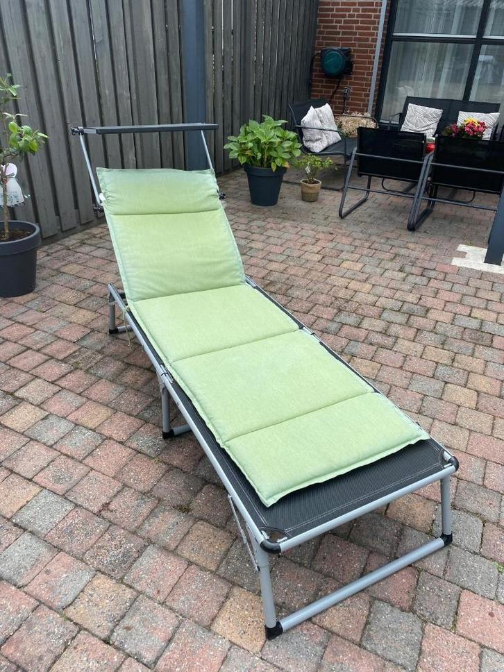 Ligstoel, Aluminium frame, zwart/zilver met kussen, Tuin en Terras, Ligbedden, Gebruikt, Aluminium, Inklapbaar, Verstelbaar, Ophalen