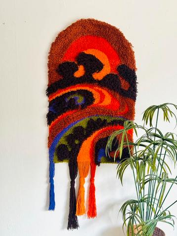 Vintage seventies geknoopt wandkleed jaren 70 beschikbaar voor biedingen