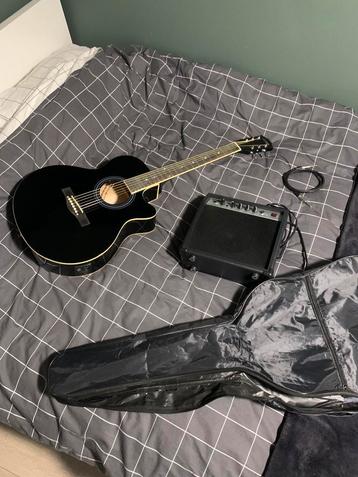 Electrische accoustische gitaar complete set beschikbaar voor biedingen