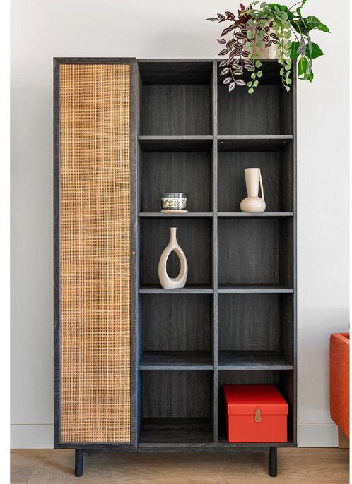 Wooden rattan shelves and cabinet, Huizen en Kamers, Kamers te huur, Amsterdam, 20 tot 35 m²