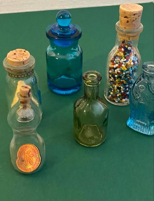 Mini glazen flesjes voor een letterbak, Antiek en Kunst, Antiek | Glas en Kristal, Ophalen of Verzenden