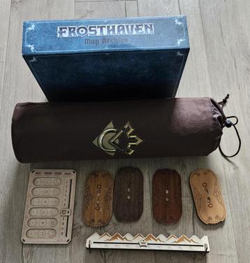 Frosthaven playmats, trackers, vitality dials, map archive beschikbaar voor biedingen