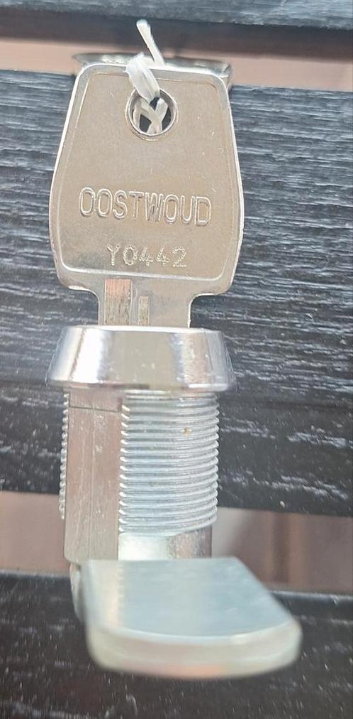 Oostwoud EURO Locks brievenbus slotje 2 x sleutel, Doe-het-zelf en Verbouw, Hang- en Sluitwerk, Zo goed als nieuw, Slot, Ophalen of Verzenden