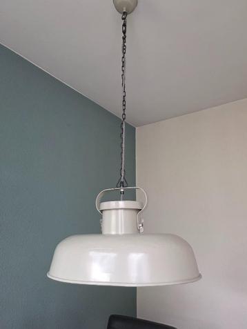 Stoere industriele hanglamp beschikbaar voor biedingen