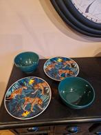 Servies met luipaard print - 4 delig, Ophalen of Verzenden, Zo goed als nieuw, Bord(en), Overige stijlen