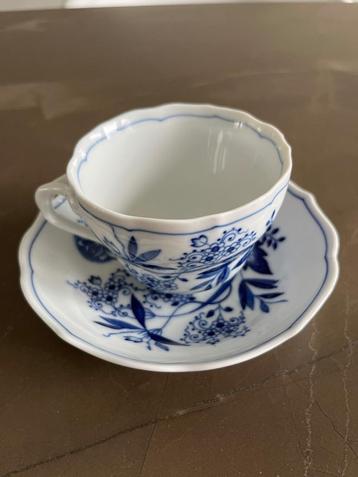 Hutschenreuther Kop met Schotel. Zwiebelmuster. beschikbaar voor biedingen