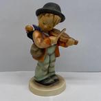 Hummel Goebel - Boy with Violin and Umbrella - met viool en, Verzamelen, Beelden en Beeldjes, Ophalen of Verzenden, Zo goed als nieuw