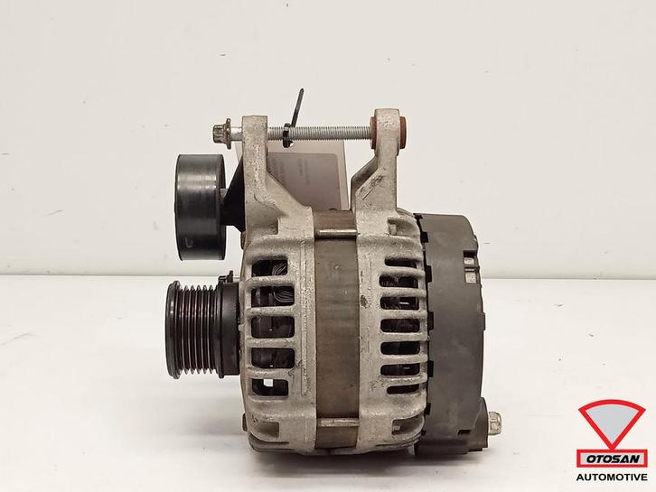 Mercedes C Klasse W204 Dynamo 150A A0009062003, Auto-onderdelen, Motor en Toebehoren, Mercedes-Benz, Gebruikt, Ophalen of Verzenden