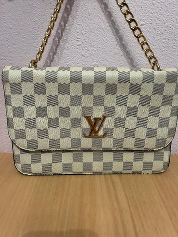 Beige Louis Vuitton tas beschikbaar voor biedingen