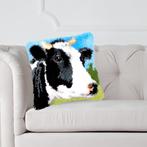 Smyrna, latch hook kussen, diy kit, koe, zelf maken