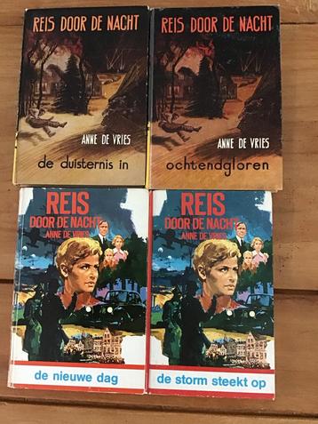 Reis door de Nacht - Anne de Vries - 4 delen beschikbaar voor biedingen