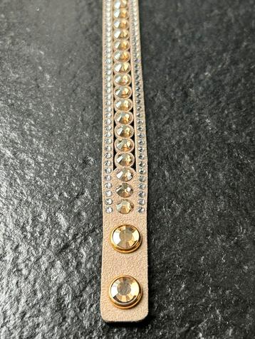 Swarovski armband beschikbaar voor biedingen