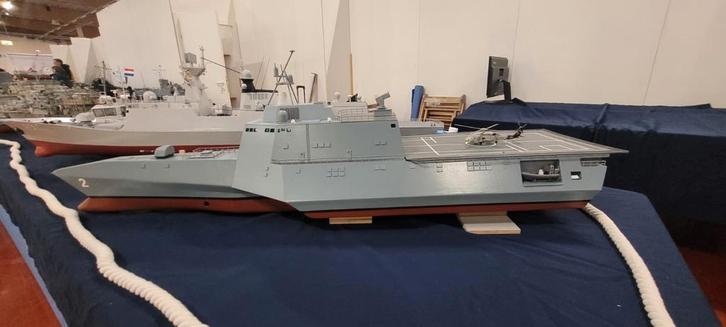 Aangeboden, uss Independence LCS-2 1/100, Hobby en Vrije tijd, Modelbouw | Boten en Schepen, Zo goed als nieuw, Ophalen