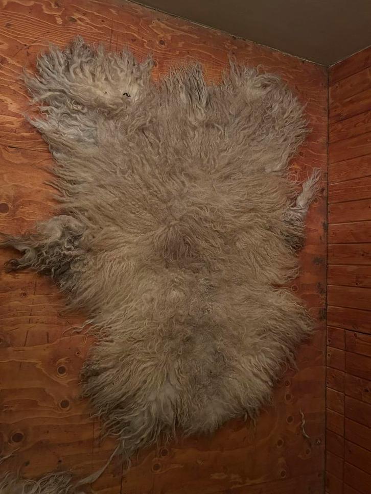 Racka schapenvacht - Handgemaakt - 130x100cm, Huis en Inrichting, Stoffering | Tapijten en Kleden, Zo goed als nieuw, 50 tot 100 cm