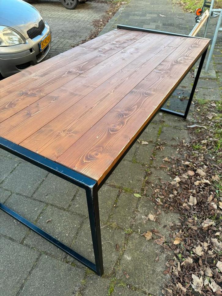 Houten tafel met stalen frame - Maatwerk, Huis en Inrichting, Tafels | Eettafels, Zo goed als nieuw, 100 tot 150 cm, 150 tot 200 cm