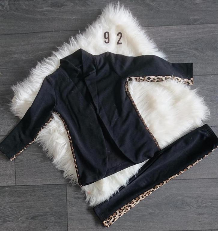 Setje  blazer en broek luipaardprint maat 92, Kinderen en Baby's, Kinderkleding | Maat 92, Zo goed als nieuw, Jongen of Meisje