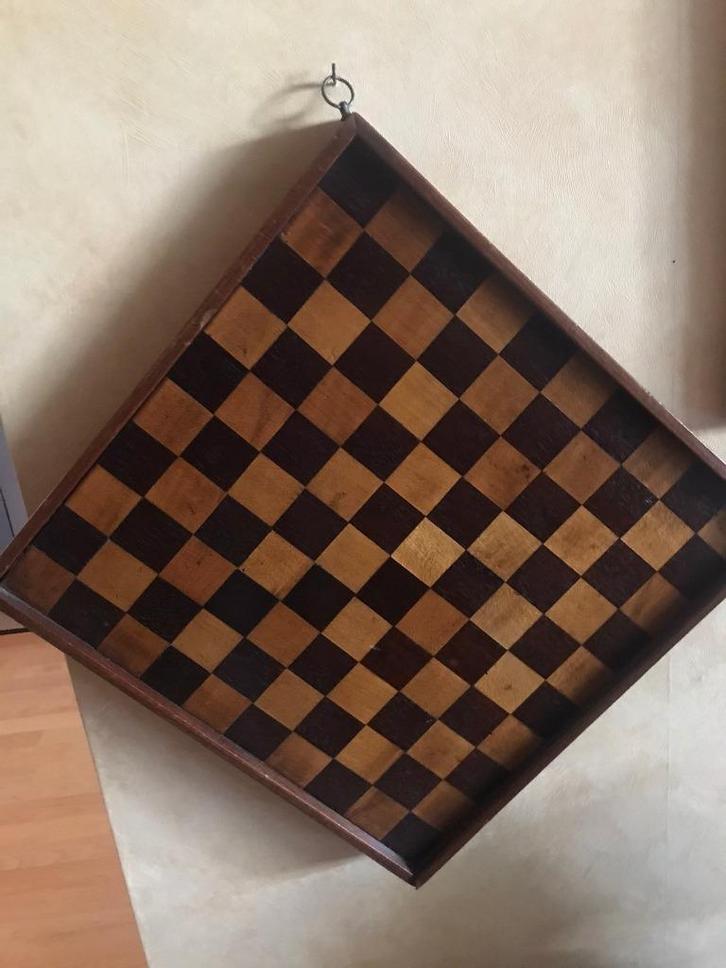 Prachtig oud en decoratief houten dambord met stenen., Antiek en Kunst, Curiosa en Brocante, Ophalen of Verzenden