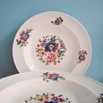 Petrus Regout, prachtige borden met bloemen, Ophalen of Verzenden