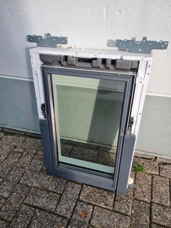 Velux dakraam 55x78 GGU CK02 kunststof, Doe-het-zelf en Verbouw, Glas en Ramen, Zo goed als nieuw, Dakraam, 80 tot 120 cm, Minder dan 80 cm
