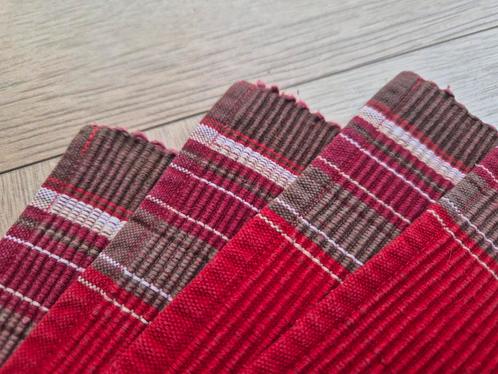 Habitat placemats set van 6 – rood/zwart/beige, Huis en Inrichting, Keuken | Textiel, Placemat, Rood, Ophalen of Verzenden