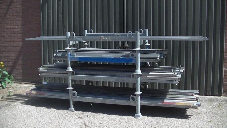 💥 Hoek-ijzer / hoeklijn / 40 x 40 mm. 2,38 m. Flespalen💥, Doe-het-zelf en Verbouw, IJzerwaren en Bevestigingsmiddelen, Gebruikt