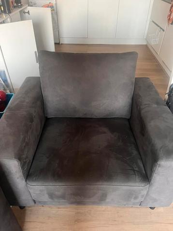 Sleepsofa (slaapbank) with storage space + a love seat beschikbaar voor biedingen