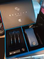 ELYSIAN TARGET 3 DARTS LIMITED EDIT MET HANDTEKENING RVB, Sport en Fitness, Darts, Ophalen, Nieuw, Pijlen