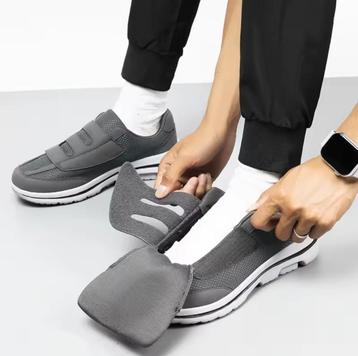SCHOENEN SPECIAAL VOOR OPGEZETTE VOETEN HANDIG SLUITBAAR! beschikbaar voor biedingen