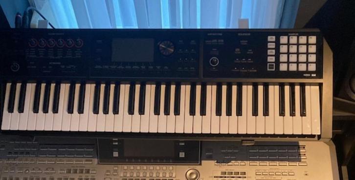 Roland FA06 syntheziser, Muziek en Instrumenten, Synthesizers, Zo goed als nieuw, 61 toetsen, Roland, Met koffer of flightcase